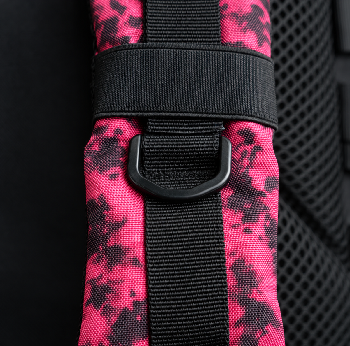 black pink tie dye backpack – shoulder strap with black fitting detail