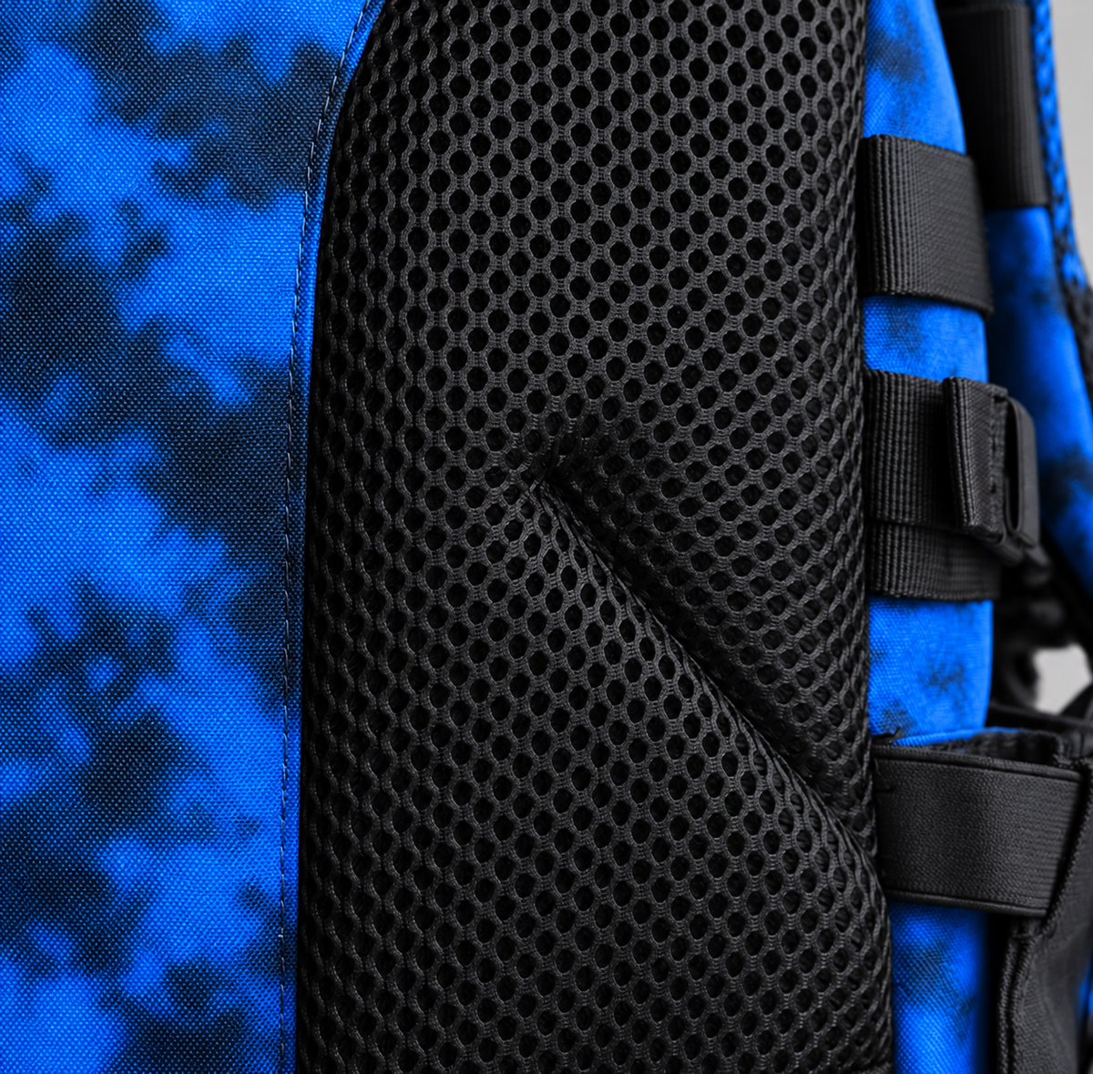 blue tie dye backpack – black breathable back mesh detail